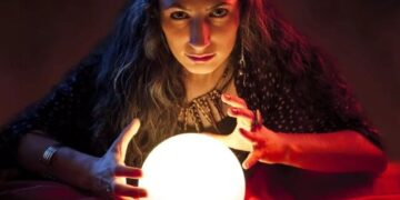 Зняти пороби обіцяла ворожка жительці Чорткова і виманила у неї 180 тисяч гривень