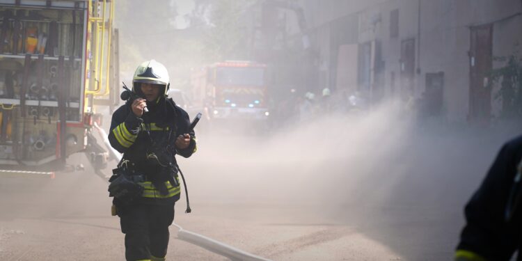 Під час пожежі на підприємстві в Черкасах постраждав чоловік (ФОТО) – Новини Черкасс