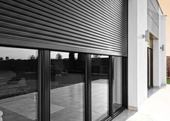 Установка защитных роллет: пошаговое руководство: Подробная инструкция по самостоятельной установке защитных роллет.