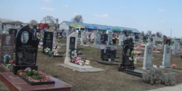 Запоріжців просять за можливості не відвідувати кладовища | Новини Запоріжжя
