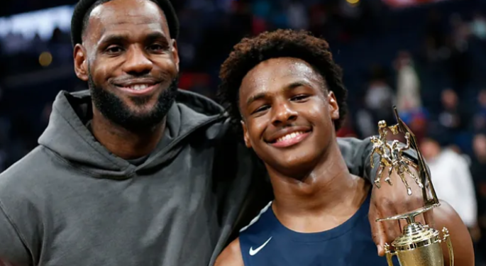 Леброн може не встигнути зіграти в одній команді з сином | Баскетбол |