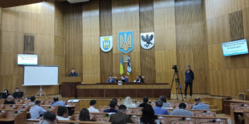 “Цинічно у час війни фінансувати політпартії”: в Івано-Франківську підтримали спрямування держбюджету на ЗСУ