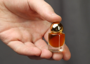 Масляные духи: почему они вам нужны, и как их использовать