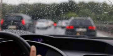 Як водіям Дніпра покращити видимість під час дощу: поради |  |