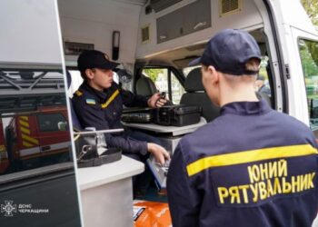Юні рятувальники завітали на екскурсію до вогнеборців — Новости Черкасс