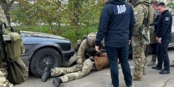 Командира підрозділу на Одещині затримали за спробу заробити на оформленні інвалідності