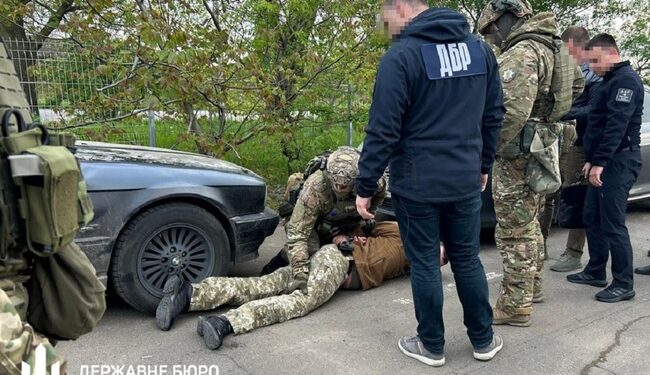Командира підрозділу на Одещині затримали за спробу заробити на оформленні інвалідності