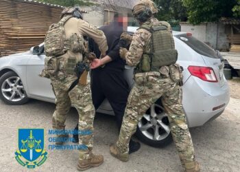 “Квиток” за кордон за 8 тисяч доларів для ухилянтів: миколаївські правоохоронці затримали злочинну групу