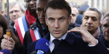 Макрон збирається тиснути на Сі Цзіньпіня щодо торгівлі та України