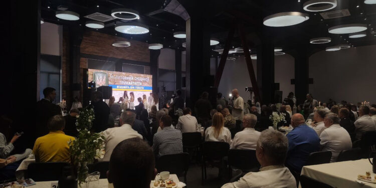 “Ми — представники різних конфесій, але у нас спільне завдання”: в Івано-Франківську відбувся V Молитовний сніданок Прикарпаття (ФОТО)