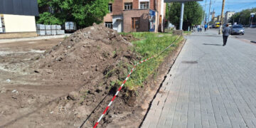 На проспекті Соборному в Запоріжжі знищили клумбу, щоб побудувати парковку – у справі розбирається поліція | Новости Запорожья