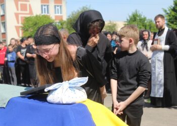 На Рівненщині провели в останню дорогу захисника Миколу Ковальчука