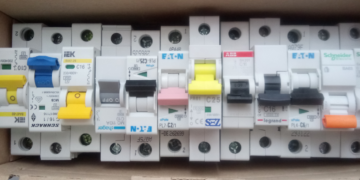 Как выбрать и купить надежный электрический автомат: руководство для новичков