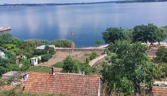 Перекрили доступ до річки: Миколаївська прокуратура вимагає знести будинки