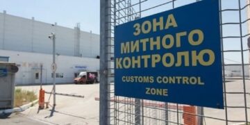 Погрожували проблемами: на Одещині затримали посадовців за систематичні побори