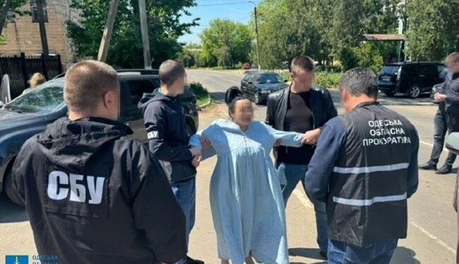 Працівниця суду з Одещини, яку звинувачують у корупції, вдруге попалася на хабарі