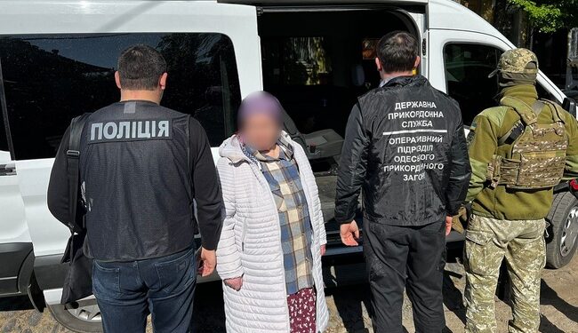 Правоохоронці затримали одеситку за підозрою у торгівлі людьми