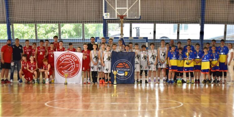 СДЮСШОР ім. Литвака — переможець ВЮБЛ серед юнаків 2011 року – Федерація баскетболу України