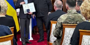 Сергій Гаріян отримав грамоту від Верховної Ради – він щодня рятує кінцівки наших воїнів