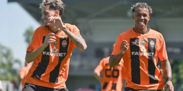 «Шахтер» эффектно разгромил «Черноморец» и остался лидером УПЛ