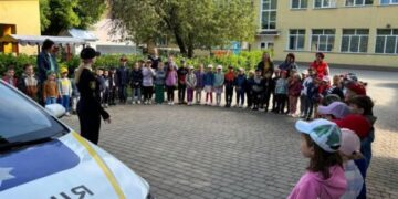 У Черкасах поліцейські навчали малечу правилам безпеки — Новини Черкащіни