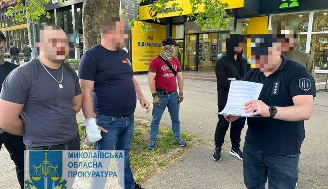 У Миколаєві двох поліцейських підозрюють у хабарництві