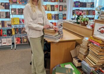 У Рівненській обласній бібліотеці для молоді продовжують збір літератури російською мовою