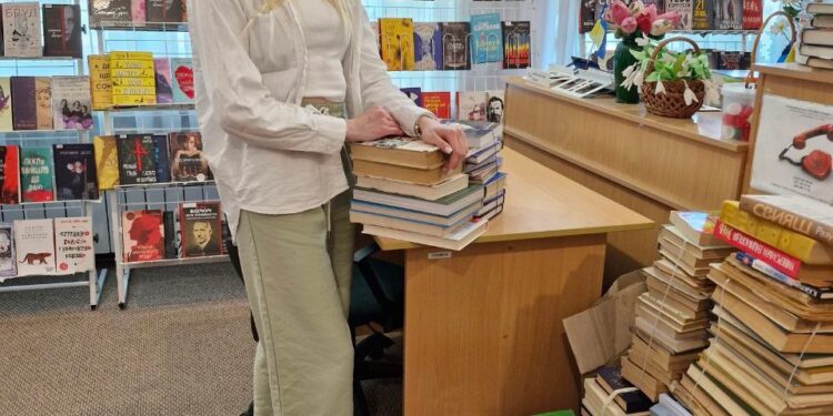 У Рівненській обласній бібліотеці для молоді продовжують збір літератури російською мовою