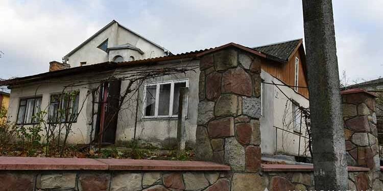 У селі біля Тернополя 65-річний чоловік жорстоко розправився зі своїм сусідом