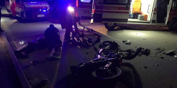 У Славуті мотоцикліст зіткнувся із автівкою «BMW X5» —Хмельнитчина