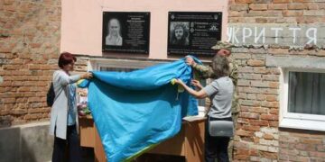 У Звенигородській гімназії відкрили меморіальні дошки на честь двох військових