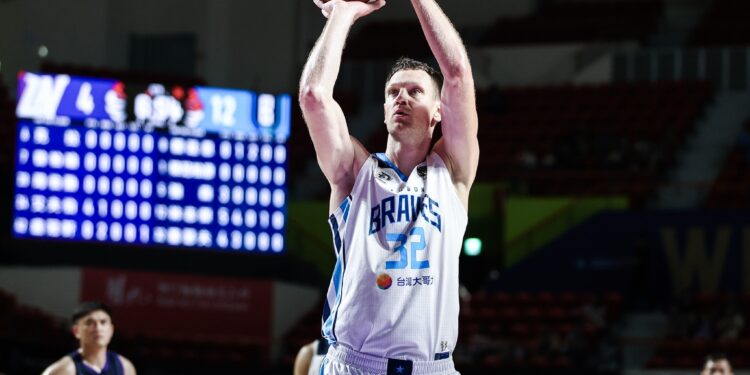 Українці за кордоном: Ігор Зайцев набрав 12 очок в чемпіонаті Тайваню – Федерація баскетболу України
