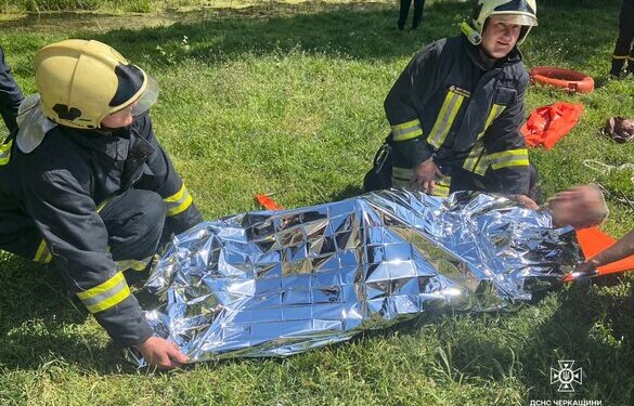 Застряв у мулі: у Золотоноші на річці врятували чоловіка