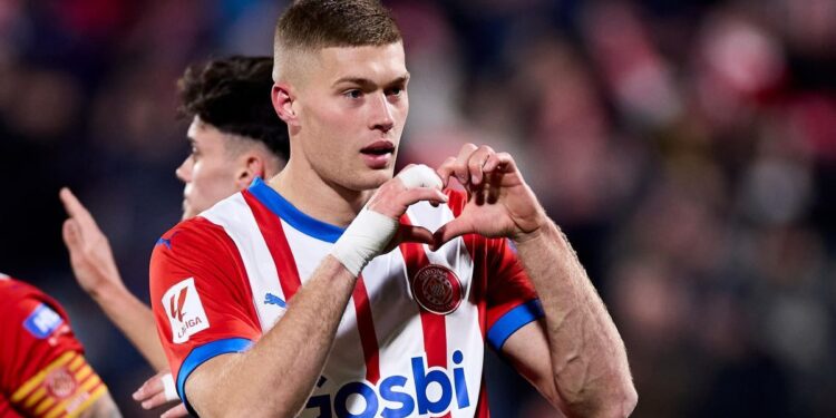 Артема Довбика признали лучшим игроком «Жироны» сезона 2023/24