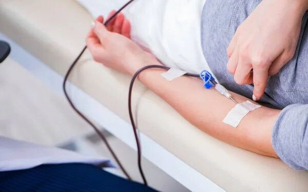 Безпечно та рятує життя: прикарпатцям розповіли, як часто можна здавати кров