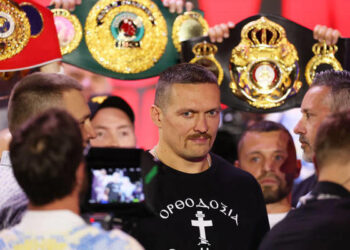 “Це мій подарунок”: Усик оголосив про відмову від пояса IBF – Спорт ):Бокс