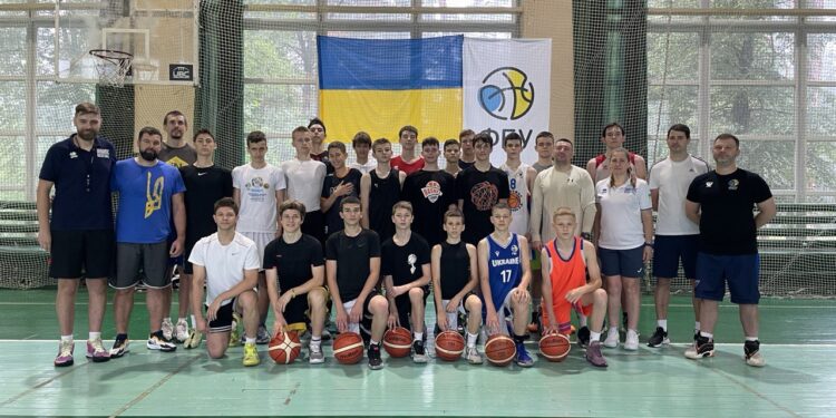 Чоловіча збірна України U-14 проводить збір у Пущі-Водиці – Федерація баскетболу України