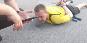 У Запоріжжі молодик пограбував магазин, погрожуючи гранатою | Новини Запоріжжя