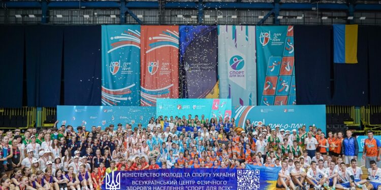 Грандіозною церемонією нагородження в ПС Венето завершились Всеукраїнські шкільні ліги Пліч-о-пліч – Федерація баскетболу України