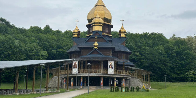 «Коли на тебе нападають — захищати потрібно на усіх фронтах», — отець Антоній Яремчук про роль церкви під час війни