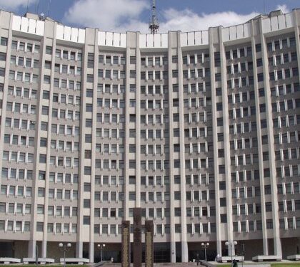 Марки та конверти для податкової: ЛМР відмовилась виділяти ще 2,4 млн