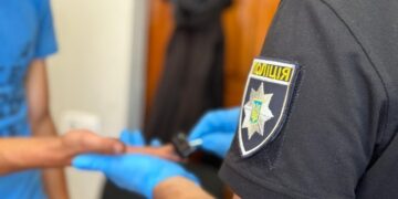 Миколаївські поліцейські викрили підлітка, який організував незаконний “бізнес”