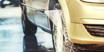 Миття автомобіля: які зони бояться вологи |  |