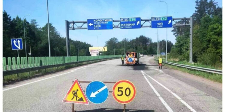 На дорожніх артеріях Житомирщини поліпшують безпеку руху | Журнал Житомира