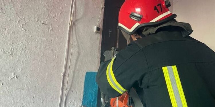 На Шепетівщині рятувальники виламали двері квартири, але рятувати було нікого —Хмельнитчина