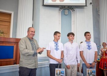 «Наші освітні перемоги», – Ігор Табурець подякував школярам за освітні здобутки – Новости Черкасс