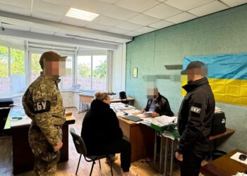 Підбурювала місцевих до сепаратизму: оголошено підозру мешканці Херсонщини