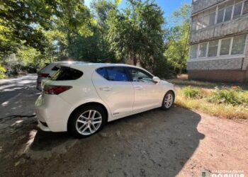 Поліцейські встановили чоловіка, який пошкодив шини на колесах автомобілів миколаївців » Миколаївський Оглядач