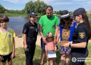Правоохоронці розповідають відпочивальникам про небезпеку під час відвідування водойм  — Новости Черкасс