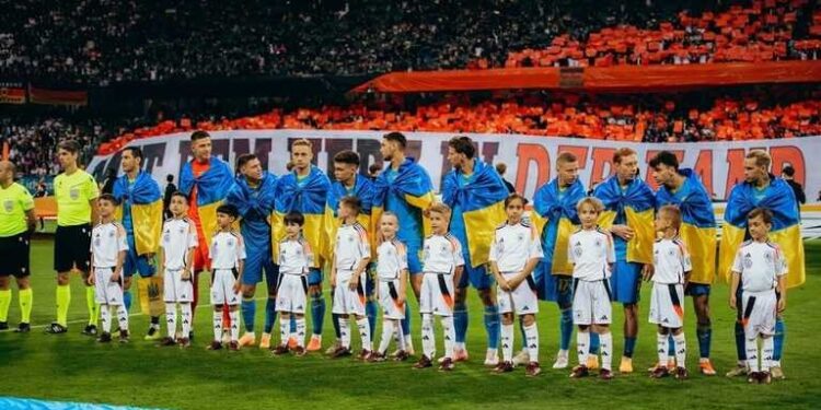 Сборная Украины по футболу опустилась в рейтинге ФИФА